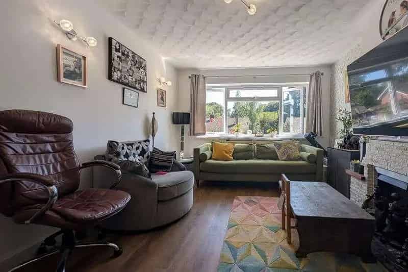 3 Bed Semi Detached House for Sale in Bassett Southampton