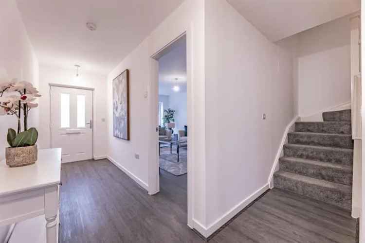 4 Bedroom Semi-Detached House Bolton