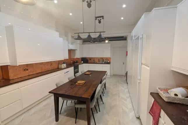 12-Bedroom HMO Semi-Detached House for Sale in Beckenham