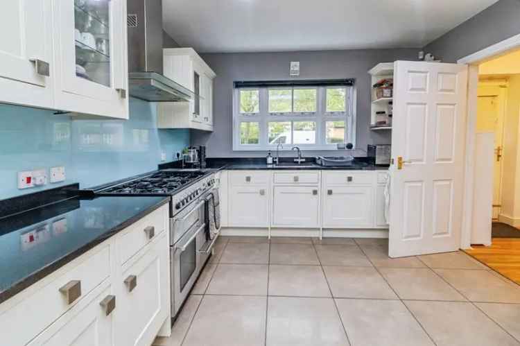 Five Bedroom Detached House Monkston Family Home