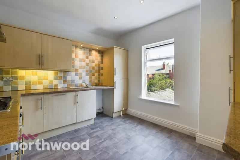Newly Renovated 2-Bed Flat Near Amenities