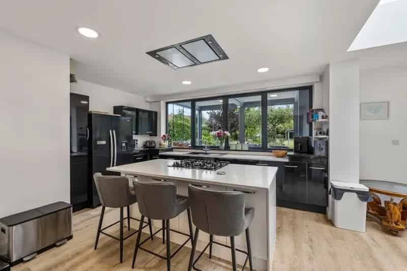 5 bedroom House
 For Sale