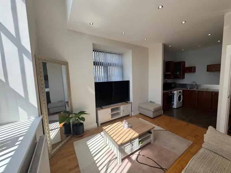 1 Bedroom Apartment Drighlington Convenient Location