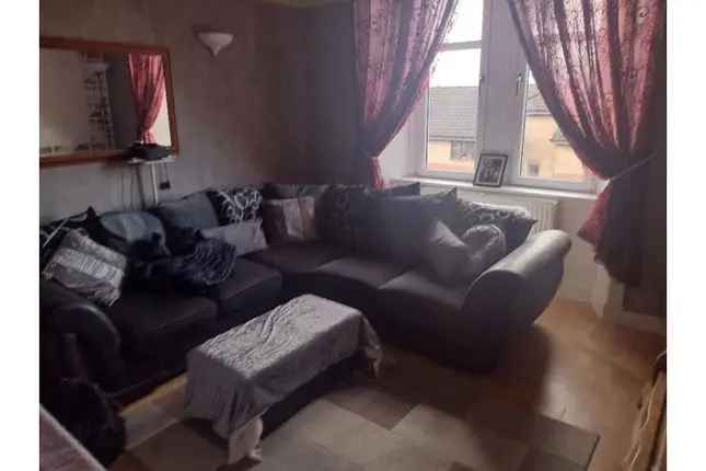 One Bedroom Flat in Yoker Glasgow - Ideal First Time Buy or Buy to Let