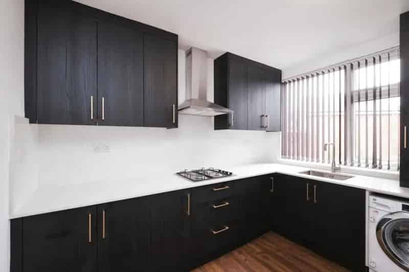 Three Bedroom Mid Terraced House Renovated Drive Open Plan Kitchen