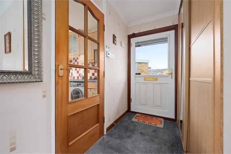 2 Bed Semi-Detached Bungalow with Garage and Garden