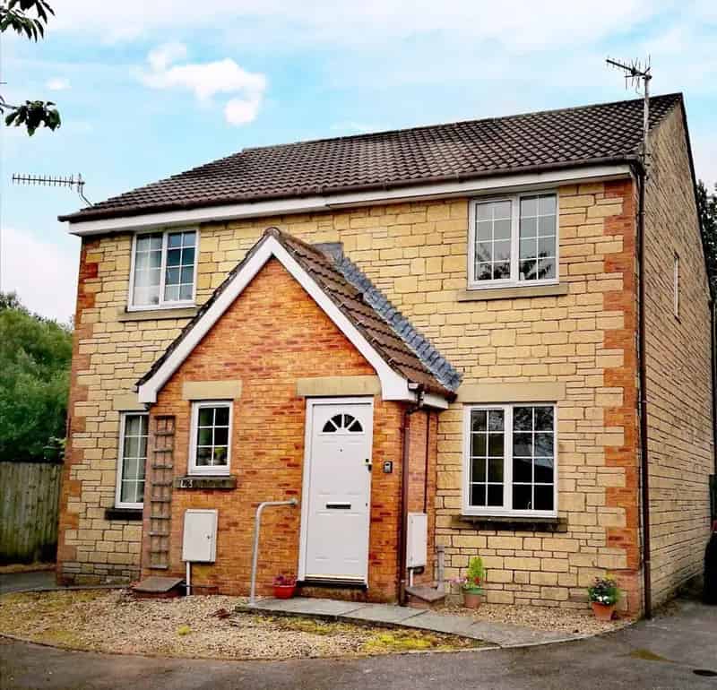 Two Double Bedroom House in Caerphilly