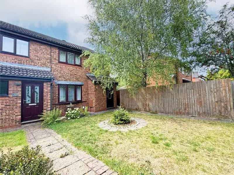 3 Bed House for Sale - Driveway, Garage, Ultrafast Broadband