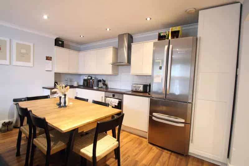 2 Bedroom Flat House to Rent