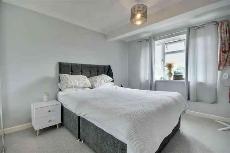 2 Bed Flat for Sale Hayling Island Elm Grove