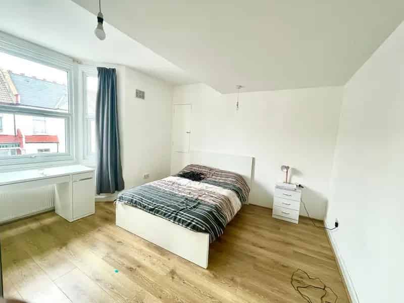 6 Bedroom House Near Tooting Broadway - Fully Furnished