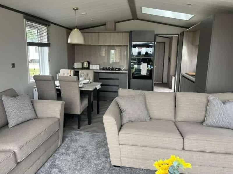 2 Bed Lodge for Sale in Cotswold Grange Country Park