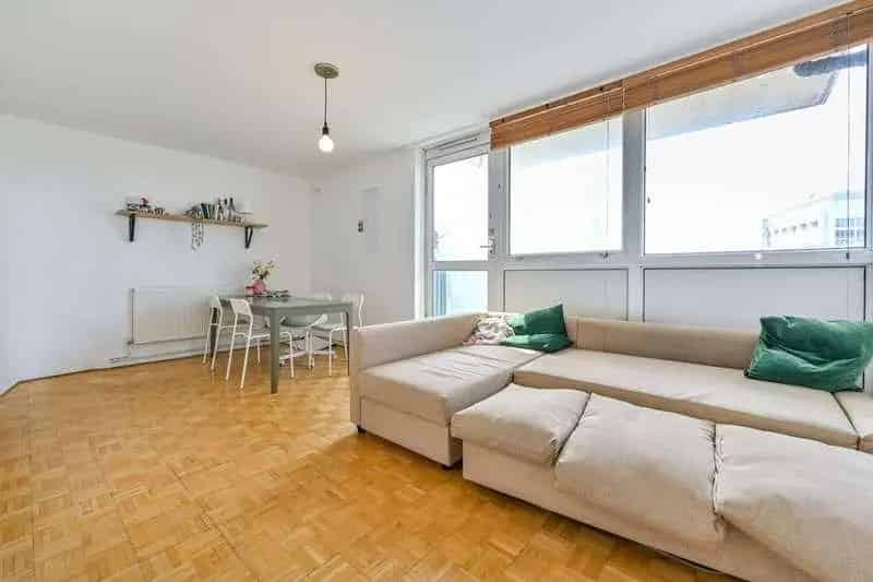 2 Bed Flat for Sale Near Warren Street