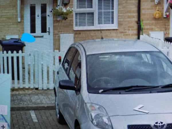 Large 2-Bed Family Home Near Train Station