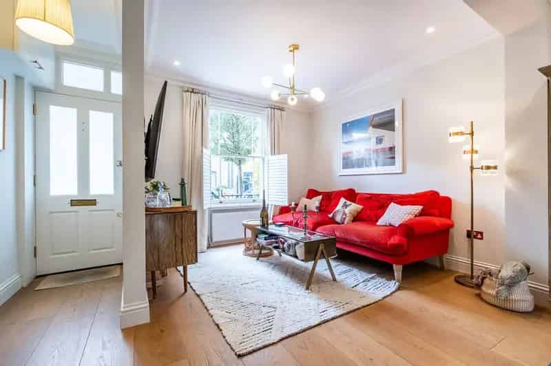 2 Bedroom House for Sale in Queens Park