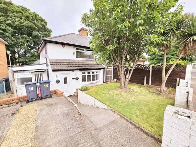 3 Bedroom Semi-Detached House to Rent