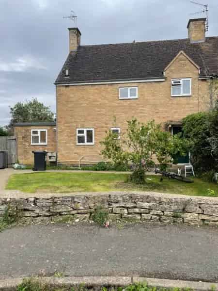 3 Bed House Big Garden Dining Room Storage