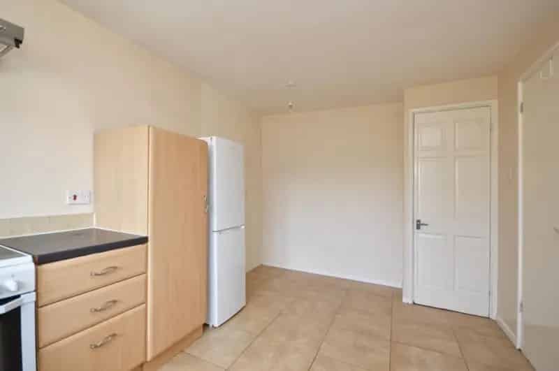 3 Bed Mid Terrace House For Sale - No Onward Chain