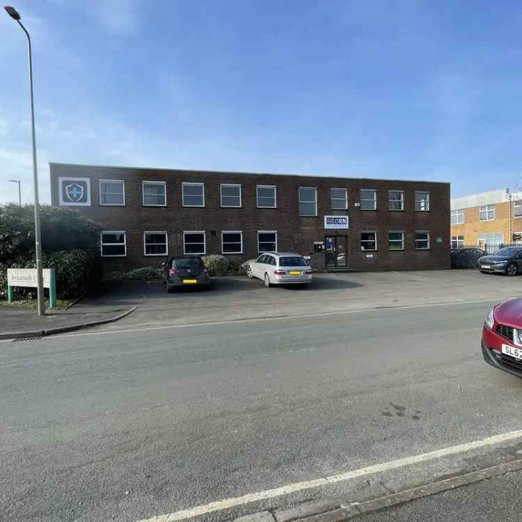 Warehouse Premises with Offices and Secure Yard Near Banbury