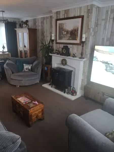 2 Bed Semi Detached House Huge Garden Summerhouse Office