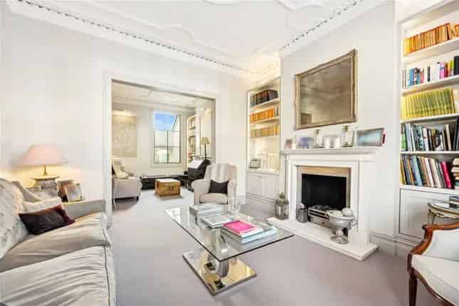 Four Bedroom House for Sale in London W12