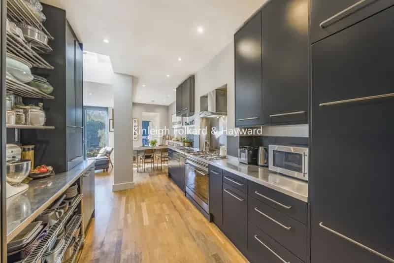 3 Bedroom Maisonette with Garden and Studio Office
