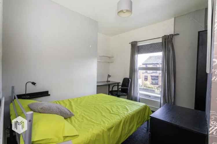 3 Bedroom Terraced House Tonge Moor Road