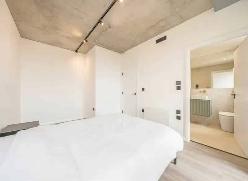 Luxury Apartments near Maryland Station with Stunning Skyline Views