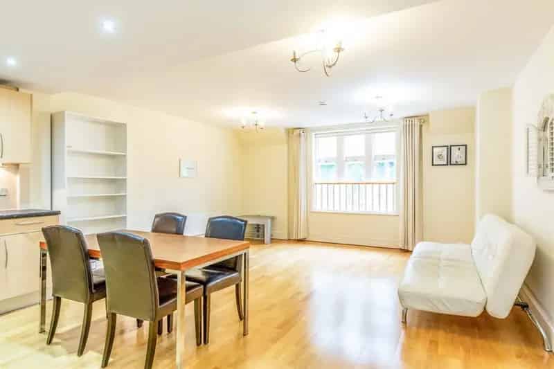 Two Bedroom Apartment Royal Parade Clifton Triangle Furnished Available July 25th