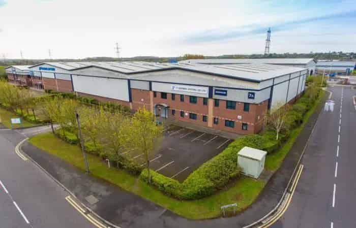 2 Bay Clear Span Unit with Large Yard and Office Space