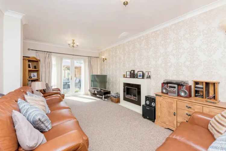 5 Bedroom Detached House Near Sutton Town Centre