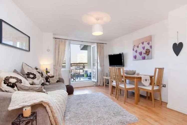 2 bed flat for sale