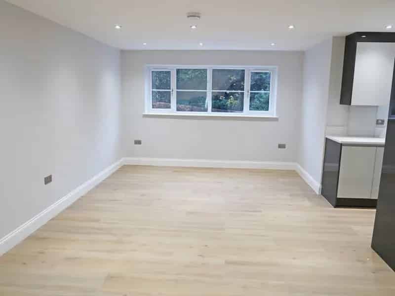3 Bedroom Flat To Rent Available May 17 2025