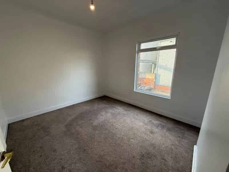 2 Bedroom Terrace House To Let Pets Considered