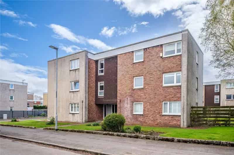 2 Bedroom Apartment for Sale Near Train Station