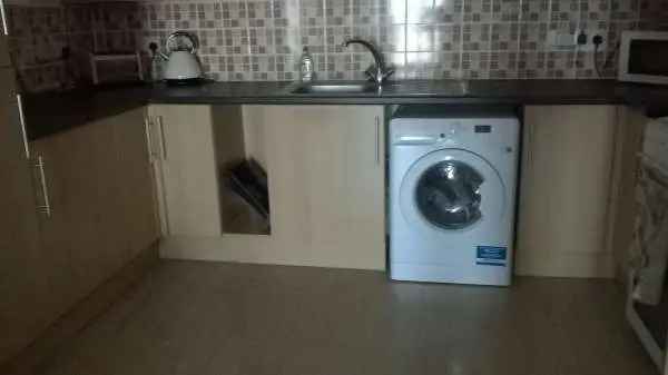 Flat For Rent in Rochford, England