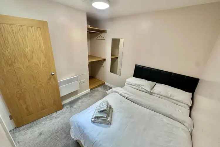 Two Bedroom Furnished Apartment Huddersfield - Cleaner WIFI Included