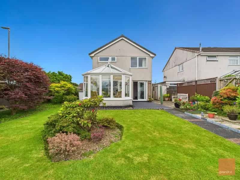 3 Bed Detached House for Sale Threemilestone