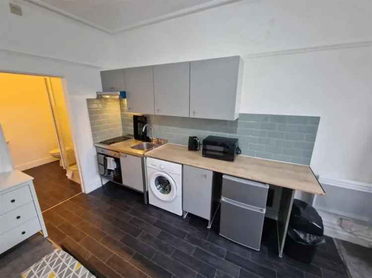 Newly Refurbished Studio Flat Near BU University
