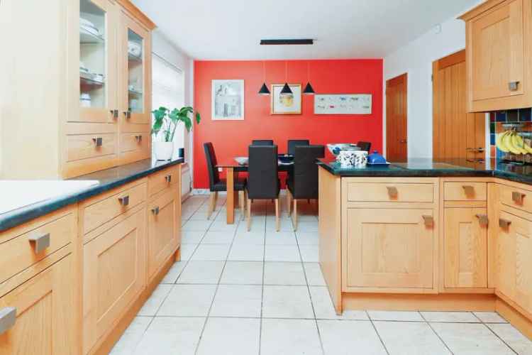 House For Sale in Metropolitan Borough of Solihull, England