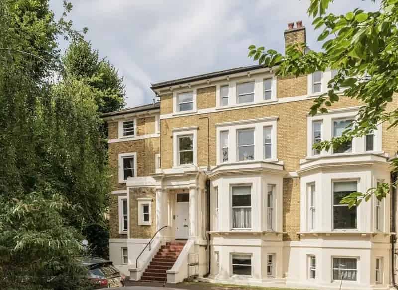Three Bedroom House for Sale Mattock Lane Ealing