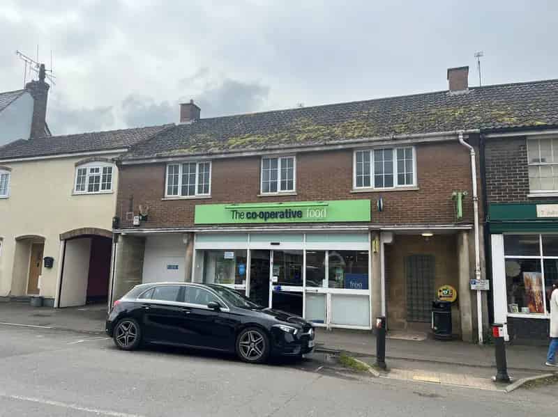 Freehold Commercial Unit with Residential Flat Development Potential