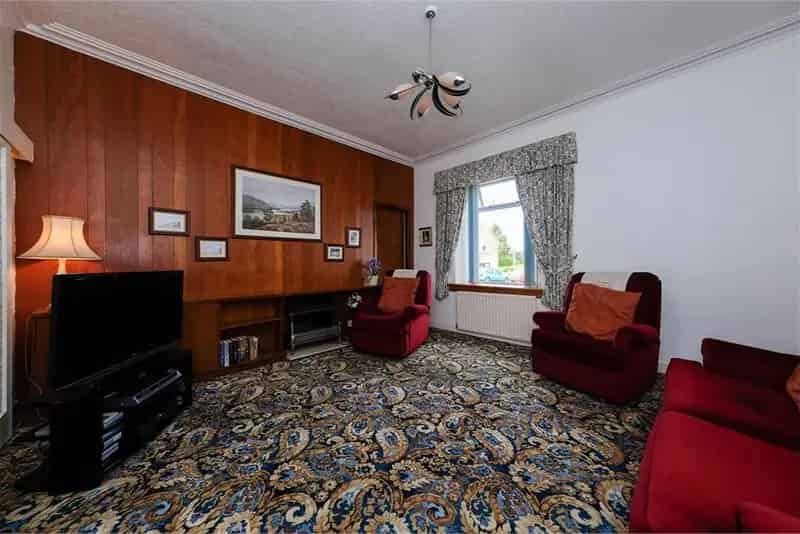 4 Bed Semi-Detached House 3 Reception Rooms