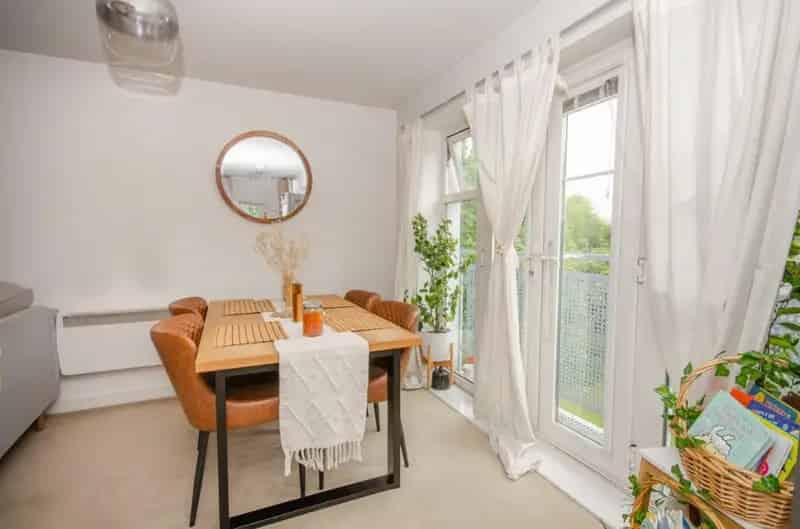 1 Bedroom Flat For Sale - No Onward Chain