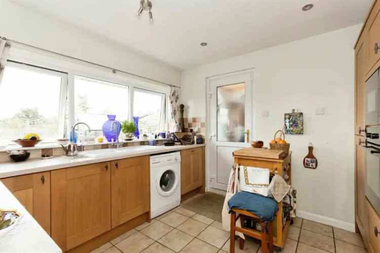 Finedon Bungalow: 2/3 Beds, Garage, Conservatory, Garden
