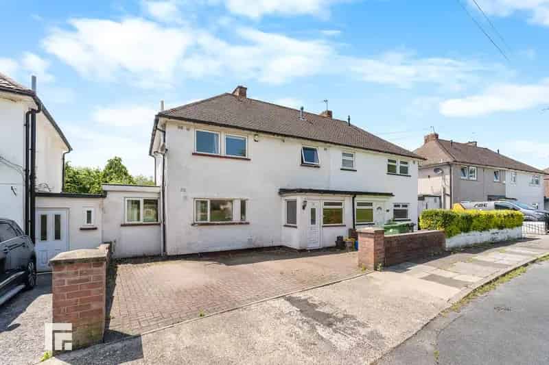 3 Bedroom Semi Detached House for Sale in Llanishen Cardiff