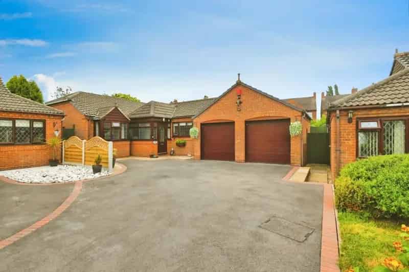 2 Bed Detached Bungalow For Sale Glascote Tamworth