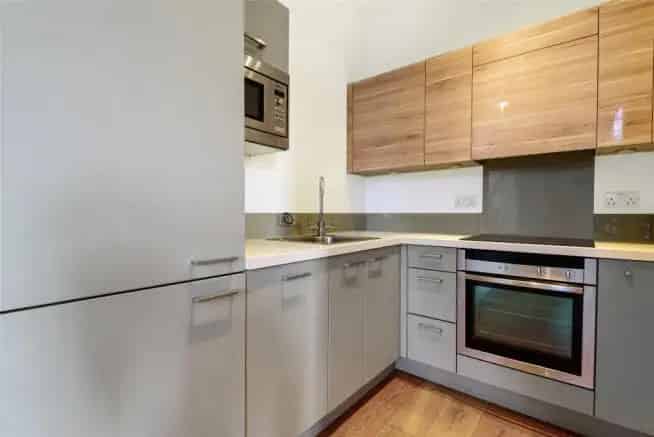 1 Bedroom Duplex Apartment near Train Station