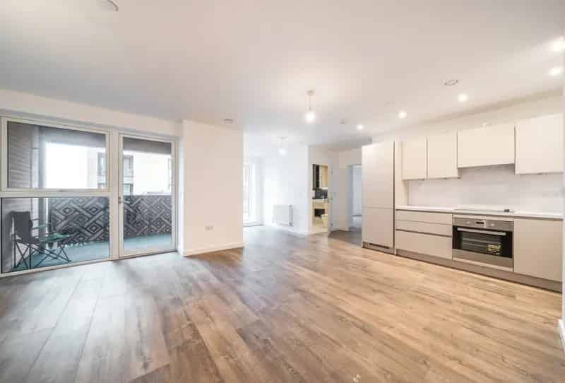 1 Bedroom Apartment for Sale Roof Terrace Balcony