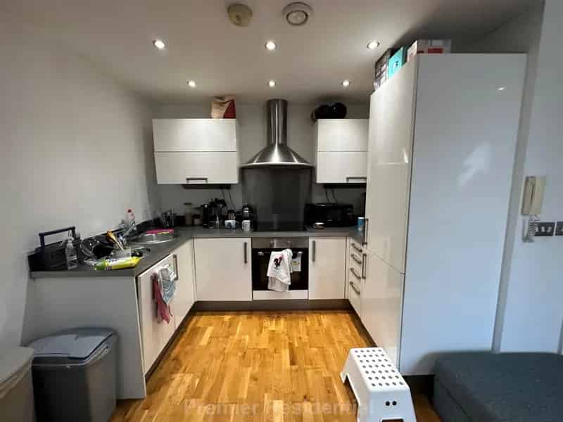 2 Bedroom Apartment Near Manchester City Centre